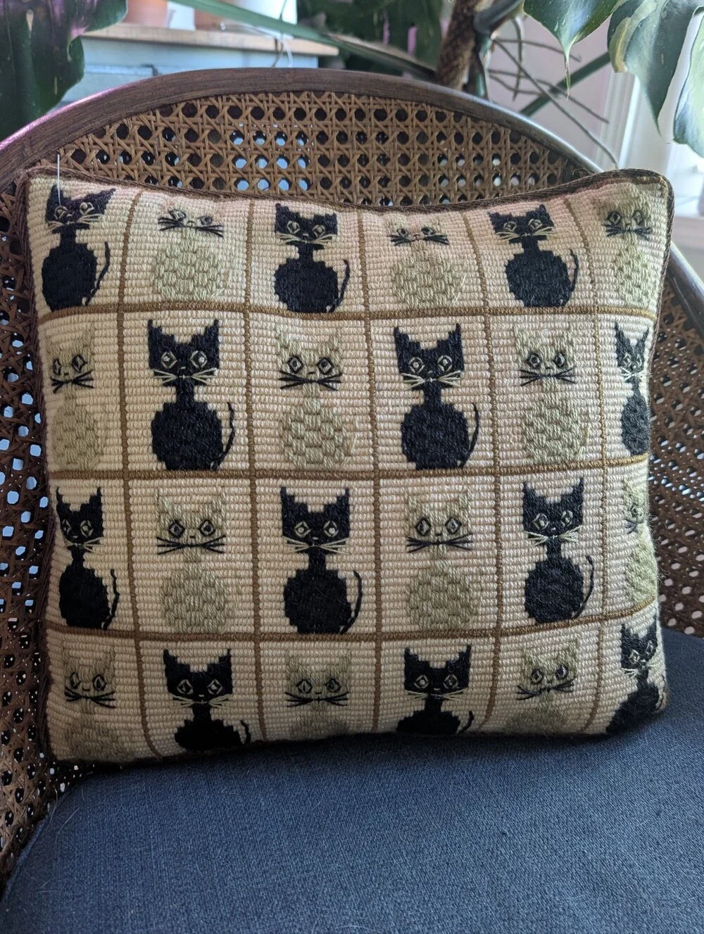 70's Vintage MCM 12x13 Black And Sage Cat Pattern Wool Needlepoint Throw Pillow.